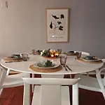 Bright & Spacious By The Sea, Free Parking, 10min To Airport, 12min To Alesund