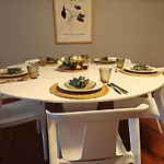 Bright & Spacious By The Sea, Free Parking, 10min To Airport, 12min To Alesund *