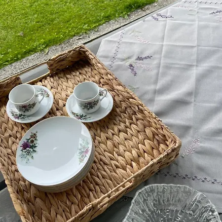 Bright & Spacious By The Sea, Free Parking, 10min To Airport, 12min To Alesund *