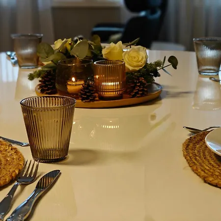 Apartment Bright & Spacious By The Sea, Free Parking, 10min To Airport, 12min To Alesund Ytterland