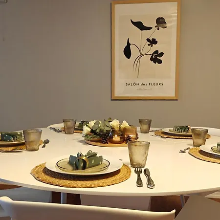 Bright & Spacious By The Sea, Free Parking, 10min To Airport, 12min To Alesund * Ytterland