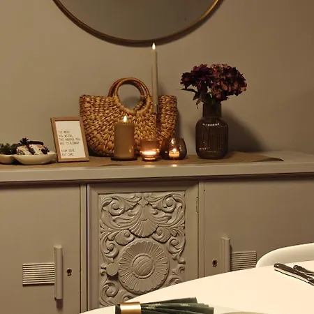 Bright & Spacious By The Sea, Free Parking, 10min To Airport, 12min To Alesund Apartamento Ytterland