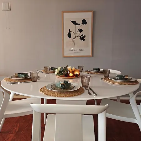 Bright & Spacious By The Sea, Free Parking, 10min To Airport, 12min To Alesund