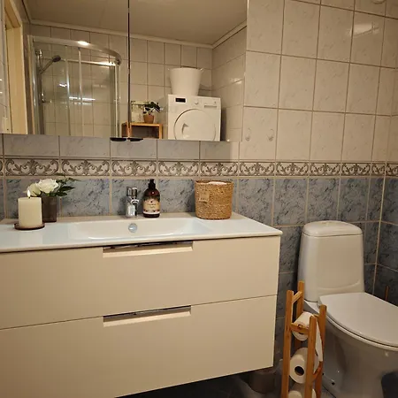 Bright & Spacious By The Sea, Free Parking, 10min To Airport, 12min To Alesund