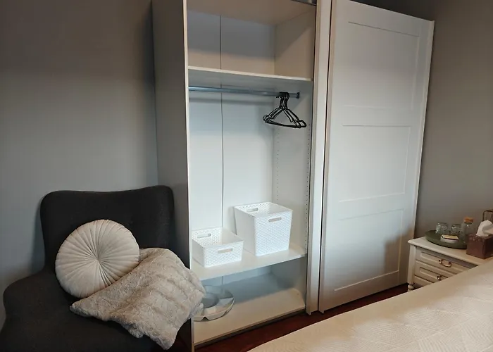 Bright & Spacious By The Sea, Free Parking, 10min To Airport, 12min To Alesund Appartement *