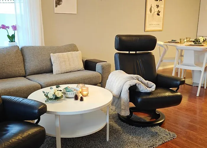 Bright & Spacious By The Sea, Free Parking, 10min To Airport, 12min To Alesund 公寓