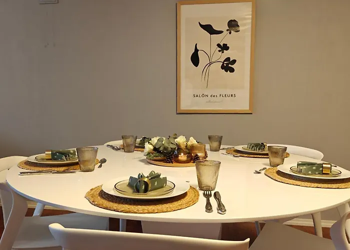Bright & Spacious By The Sea, Free Parking, 10min To Airport, 12min To Alesund * Ytterland